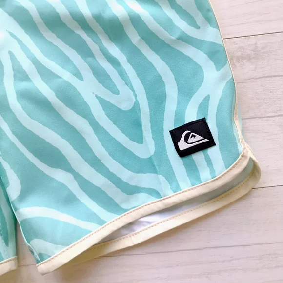 QUIKSILVER NEW Boys Surfsilk Scallop Boardshorts